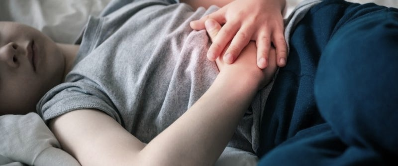Ból brzucha u dziecka bez gorączki i wymiotów – kiedy do lekarza?